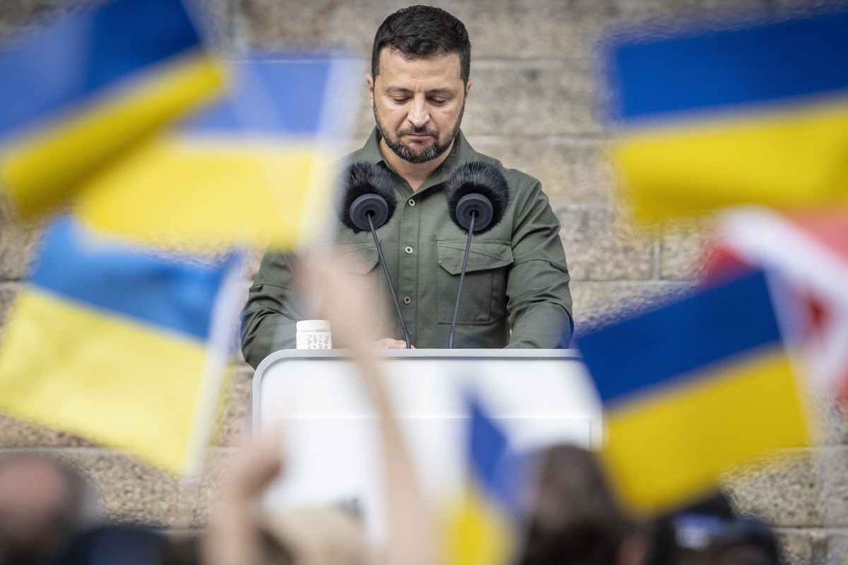 Зеленский: Украина пригласит Россию на второй «саммит мира»