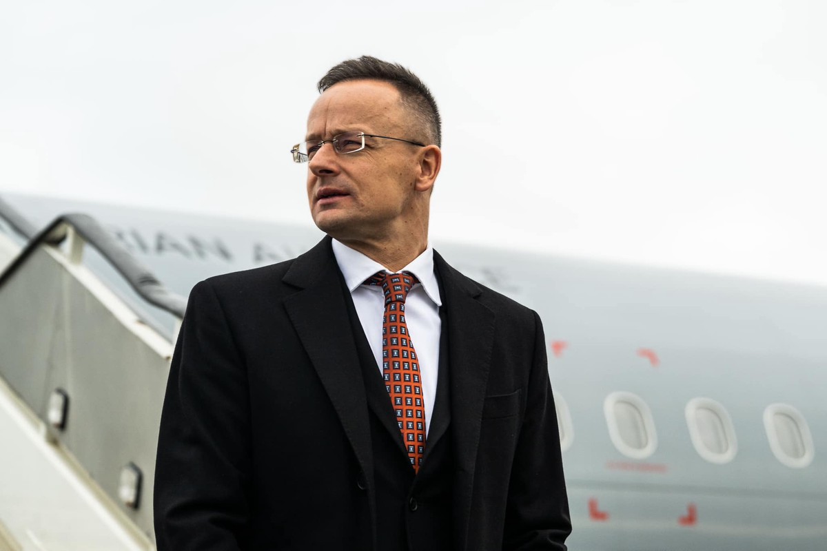 Сийярто назвал главу МИД Польши агентом Сороса за бойкот послу Венгрии