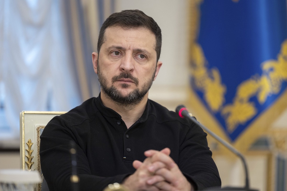 Американский ведущий Роган в эфире обматерил Зеленского после ударов вглубь РФ