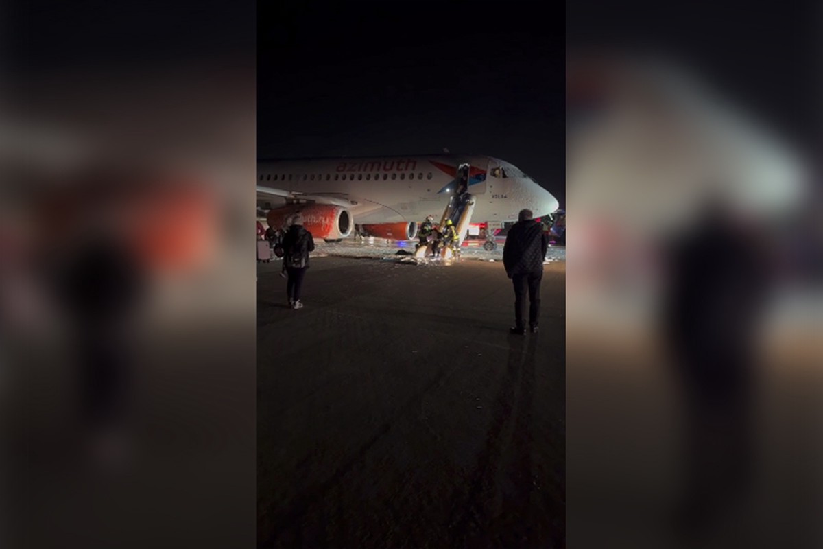 Эксперт похвалил экипаж загоревшегося в Турции самолёта за грамотные действия при спасении пассажиров