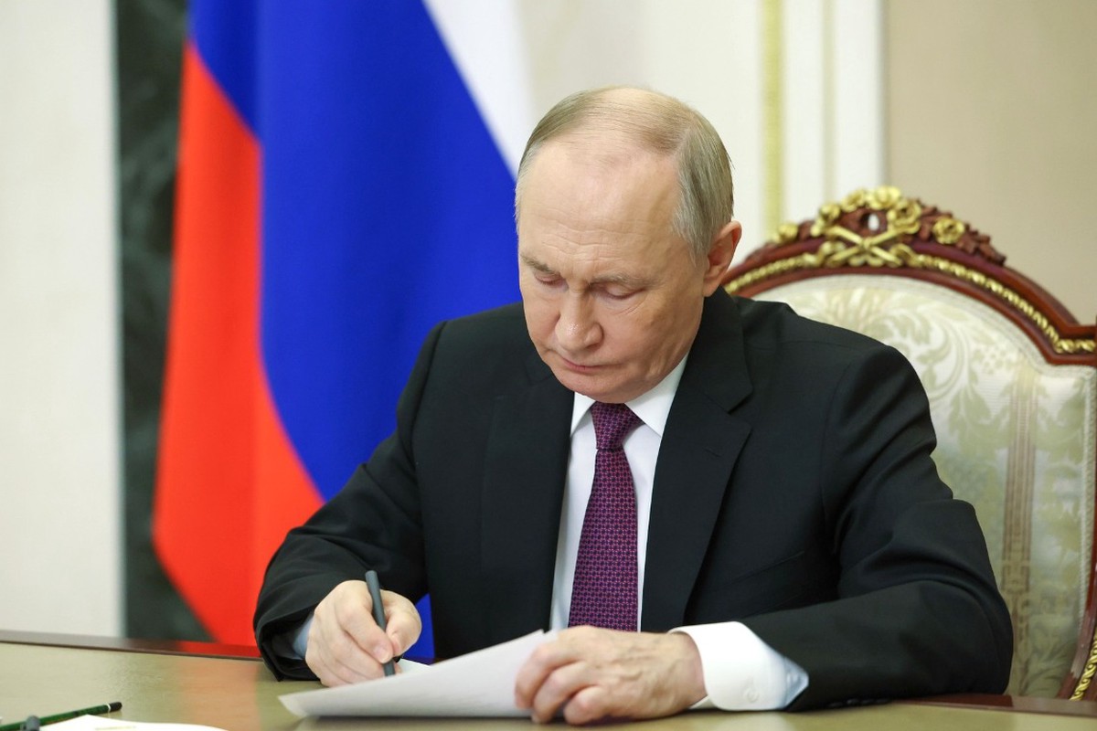 Путин поручил создать национальный центр спорта
