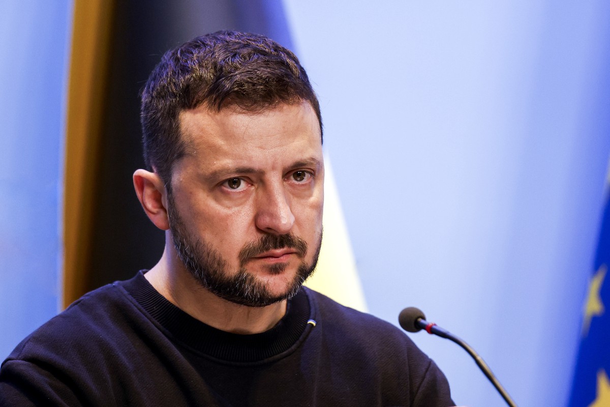 Зеленский запросил у Запада новые системы ПВО после испытания «Орешника»