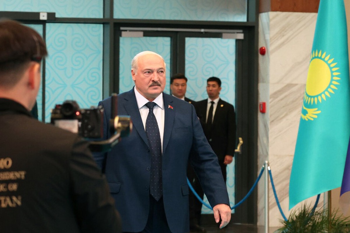 Лукашенко в шутку предложил Путину разместить «Орешник» в Белоруссии