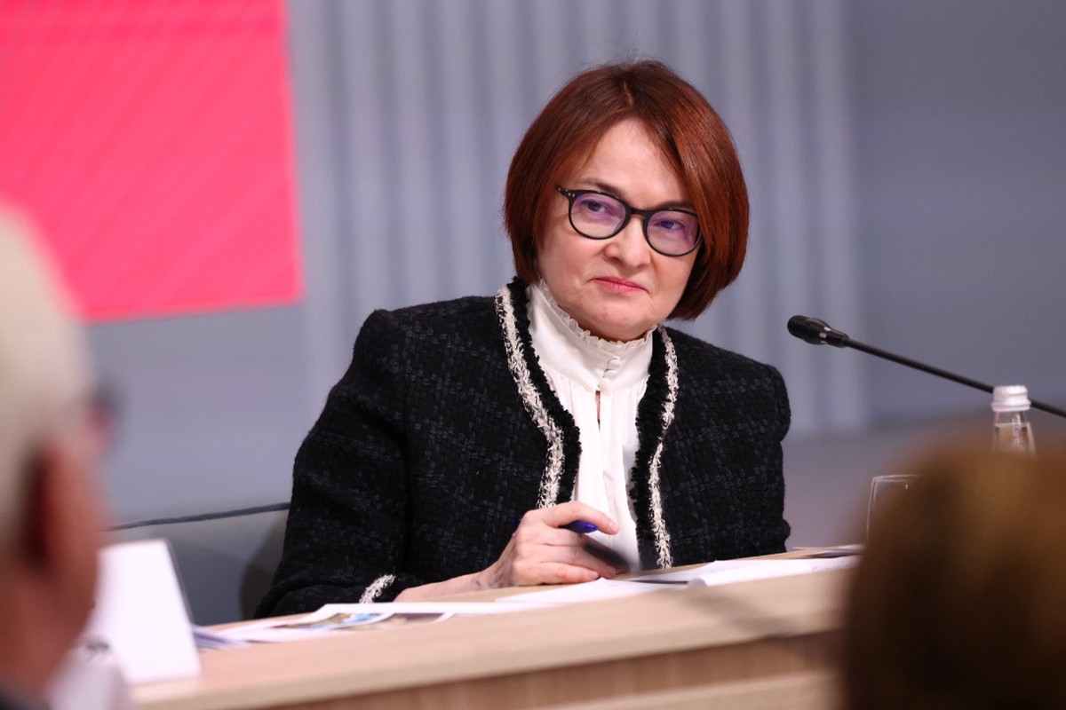 Набиуллина раскрыла, почему не надела брошку на пресс-конференцию