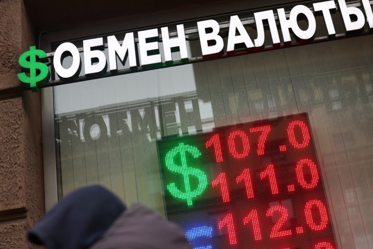 Россиянам рассказали, когда ждать доллар по 200 рублей