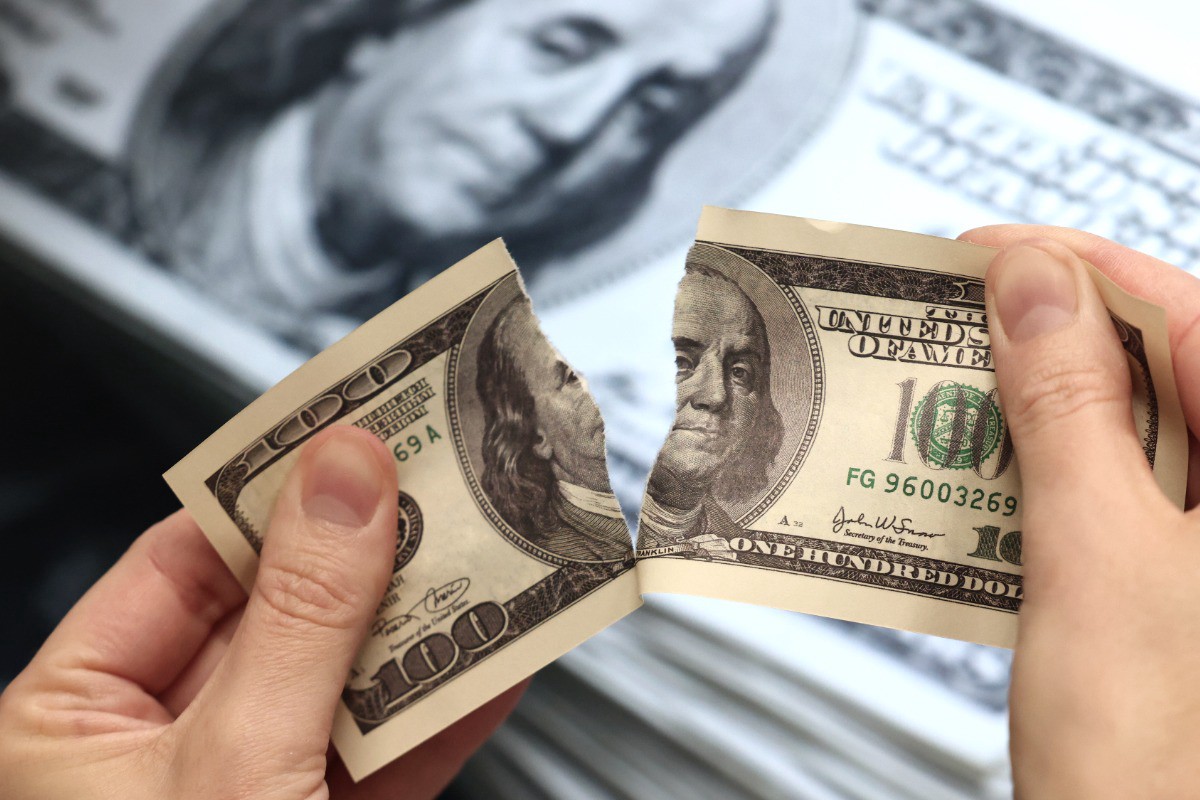 Журналист Боуз: Запад помогает диктатуре на Украине ради ресурсов на $11,5 трлн