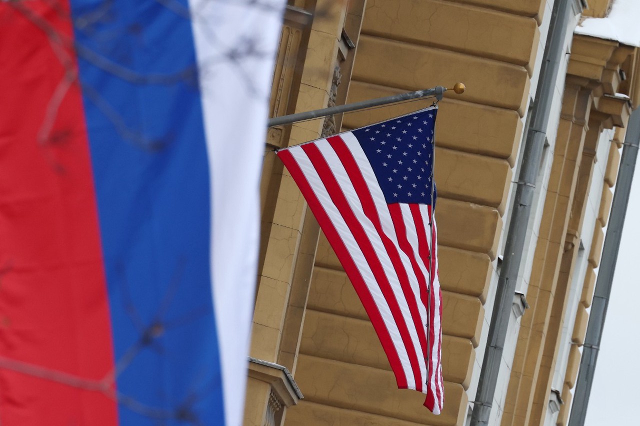 В тактике России и США по отношению к Украине отметили сходство