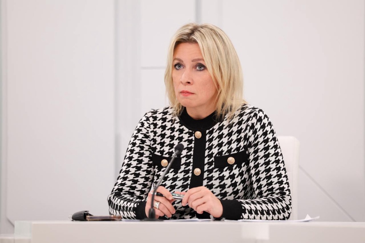 Захарова прокомментировала «пикантную ситуацию» вокруг четы Макрон