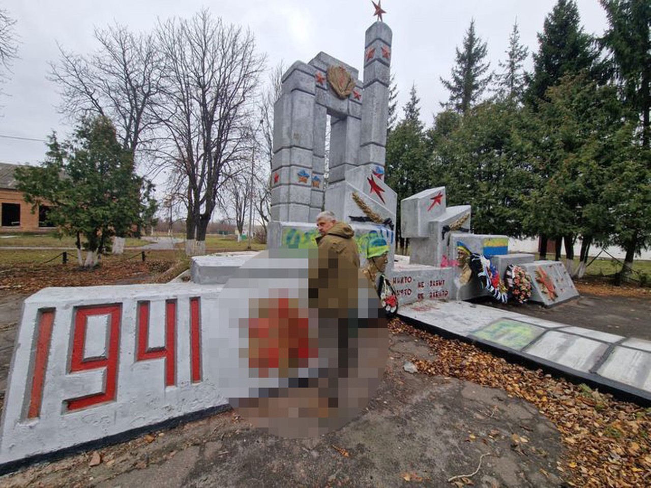 СК: Литовский активист Барткевичюс осквернил воинский памятник в Курской области