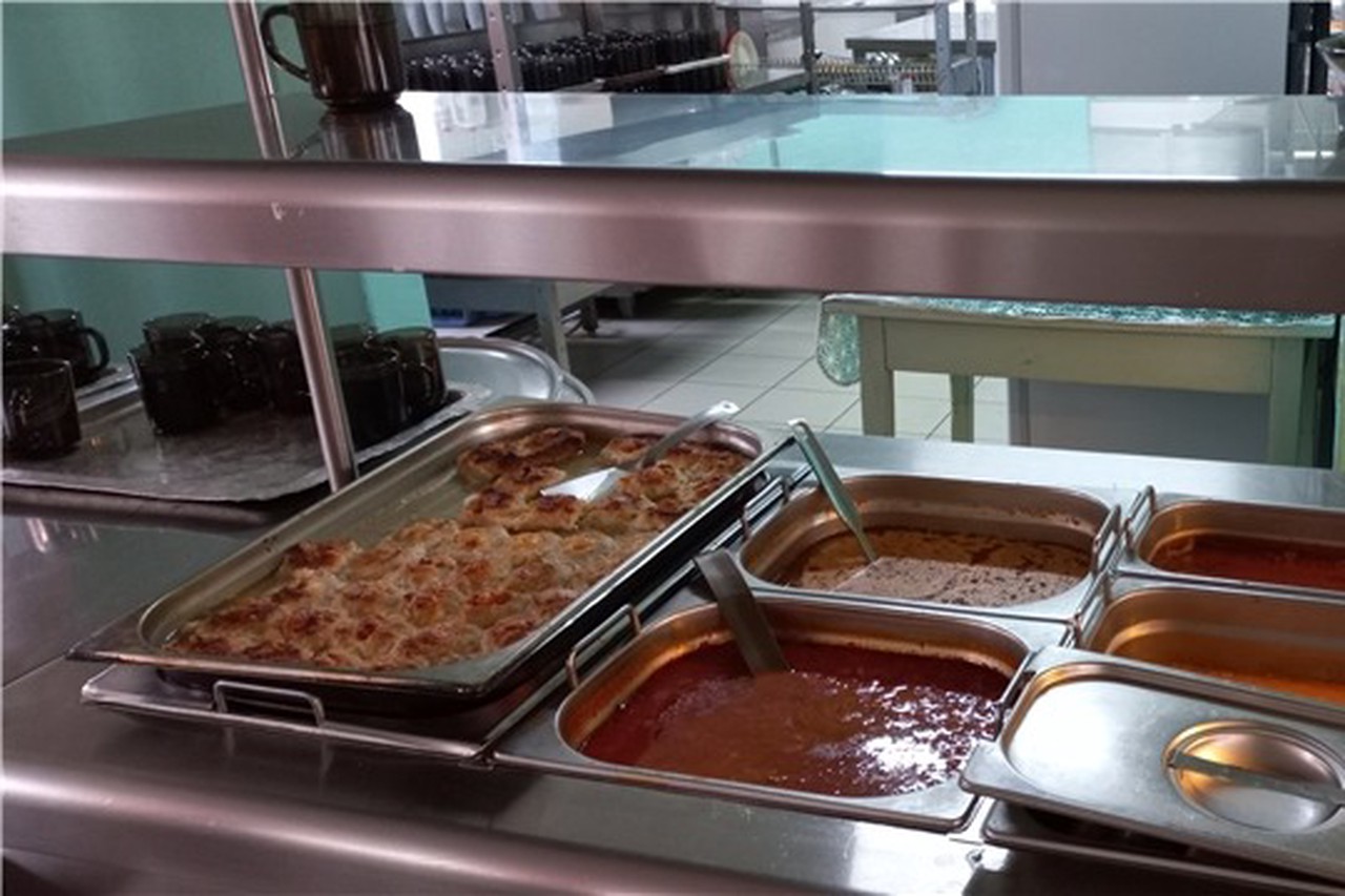 Ученица – о массовом отравлении в чувашской школе: Еда в столовой вызывала недомогание и раньше