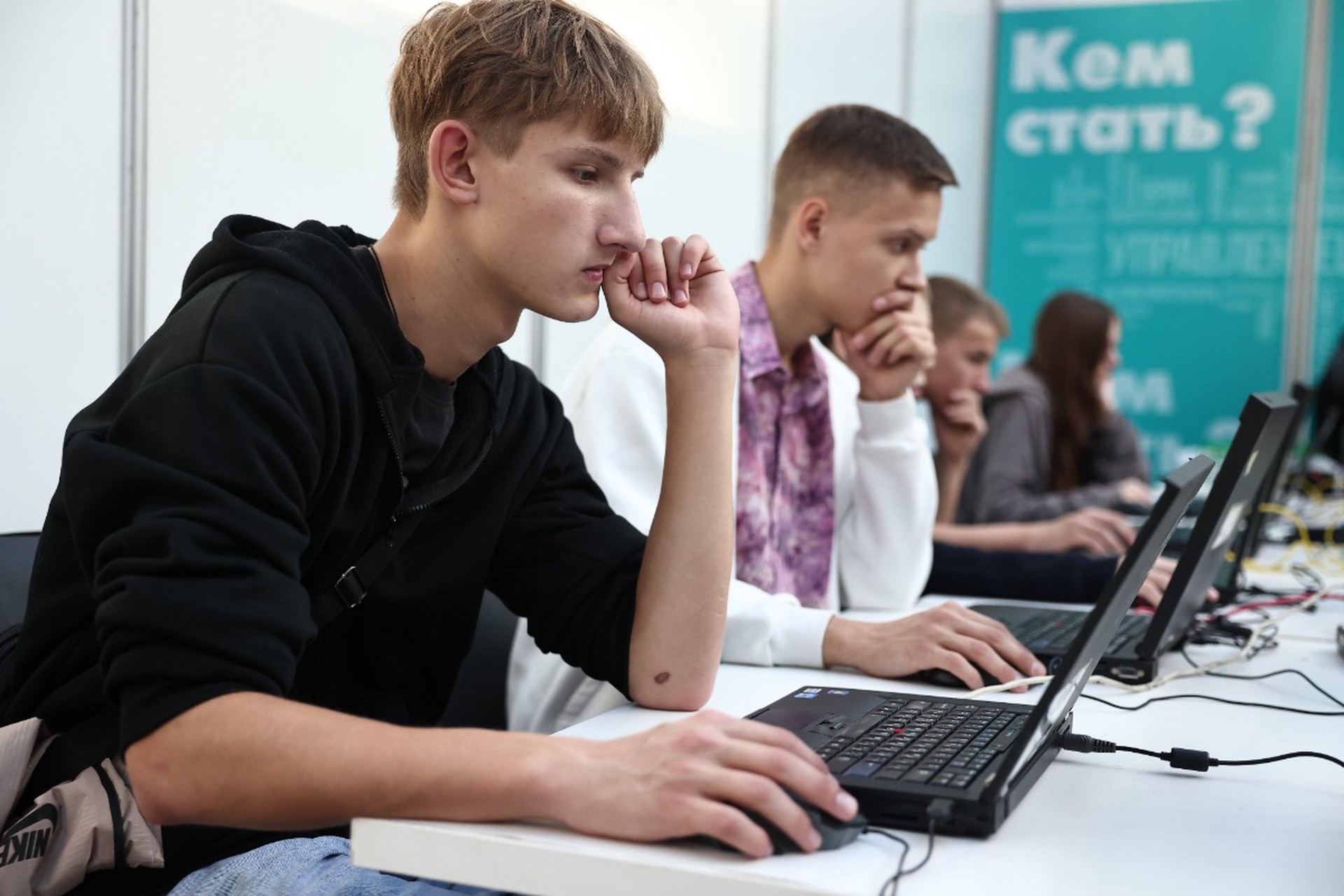 Выплачивать студентам 13-ю стипендию предложили в Госдуме