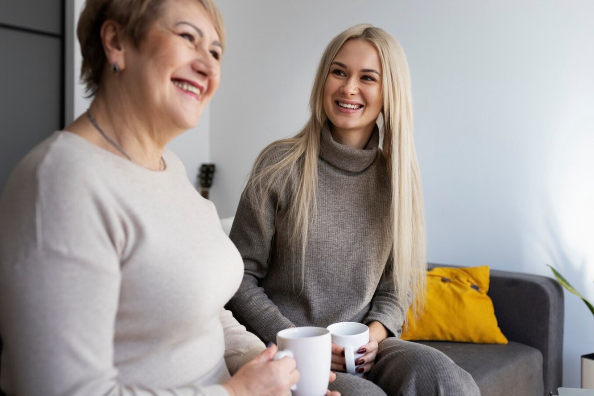 Эксперты по этикету рассказали, как корректно обратиться к пожилой женщине