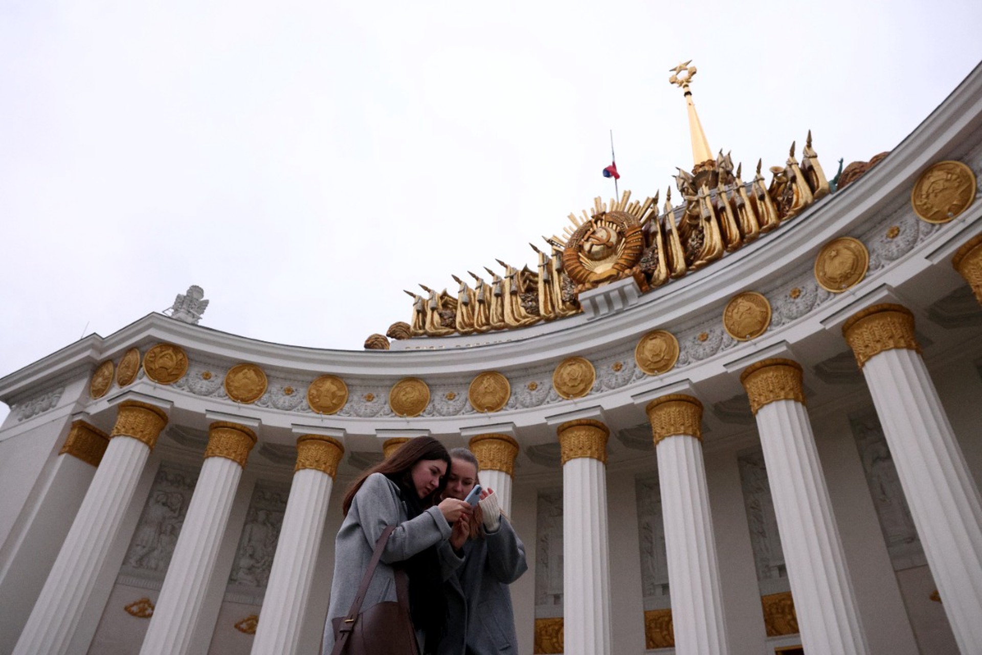 Арендаторов павильона «Молдова» на ВДНХ выселили из-за чебуреков и орудий пыток