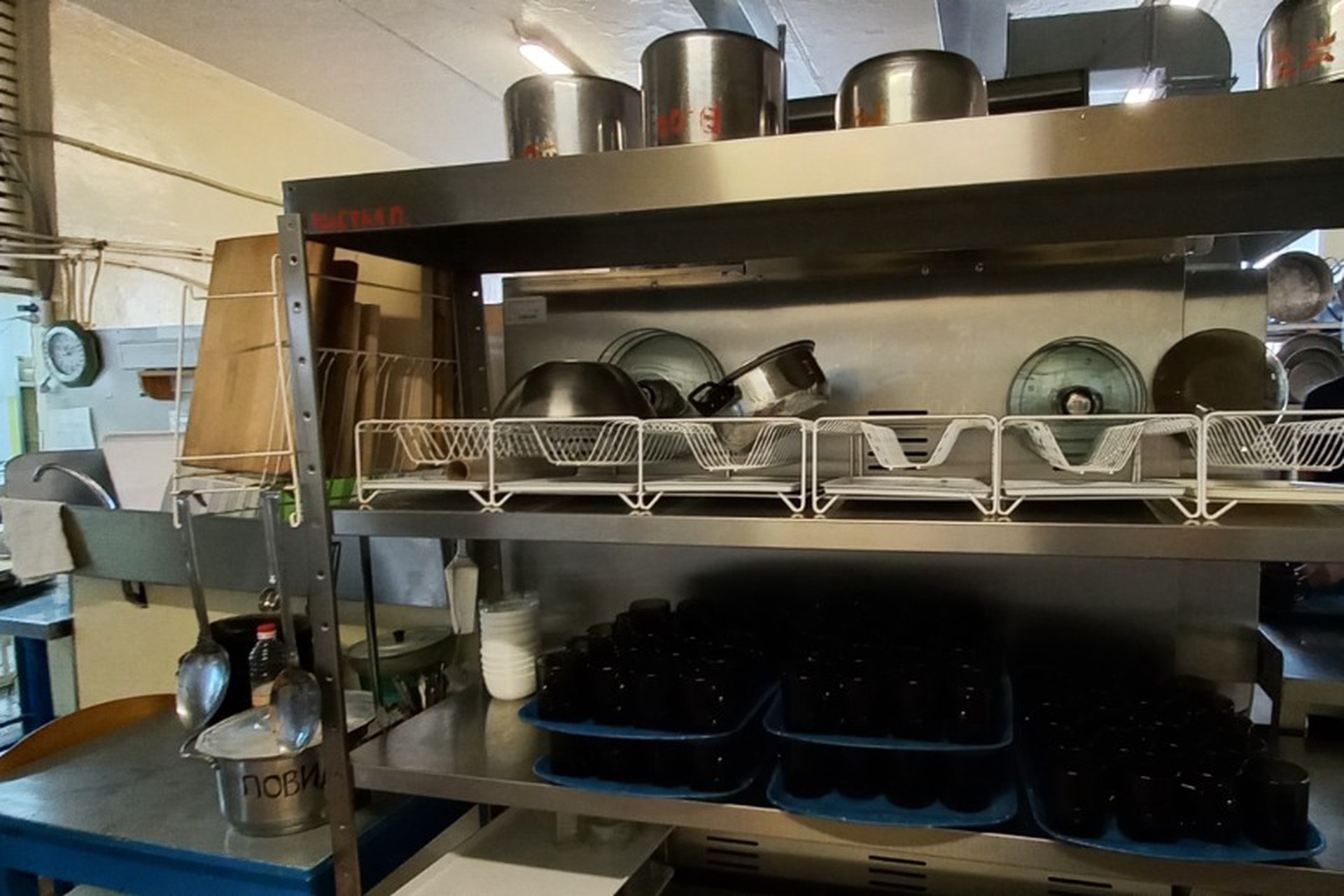 Школьную столовую закрыли после отравления детей в российском регионе