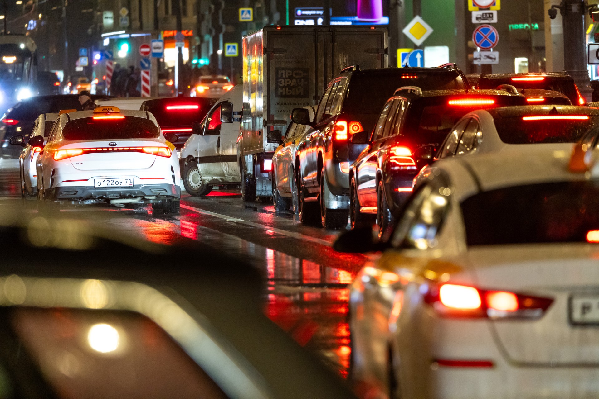 Автоэксперт поддержал идею лишения прав за нештатный ксенон