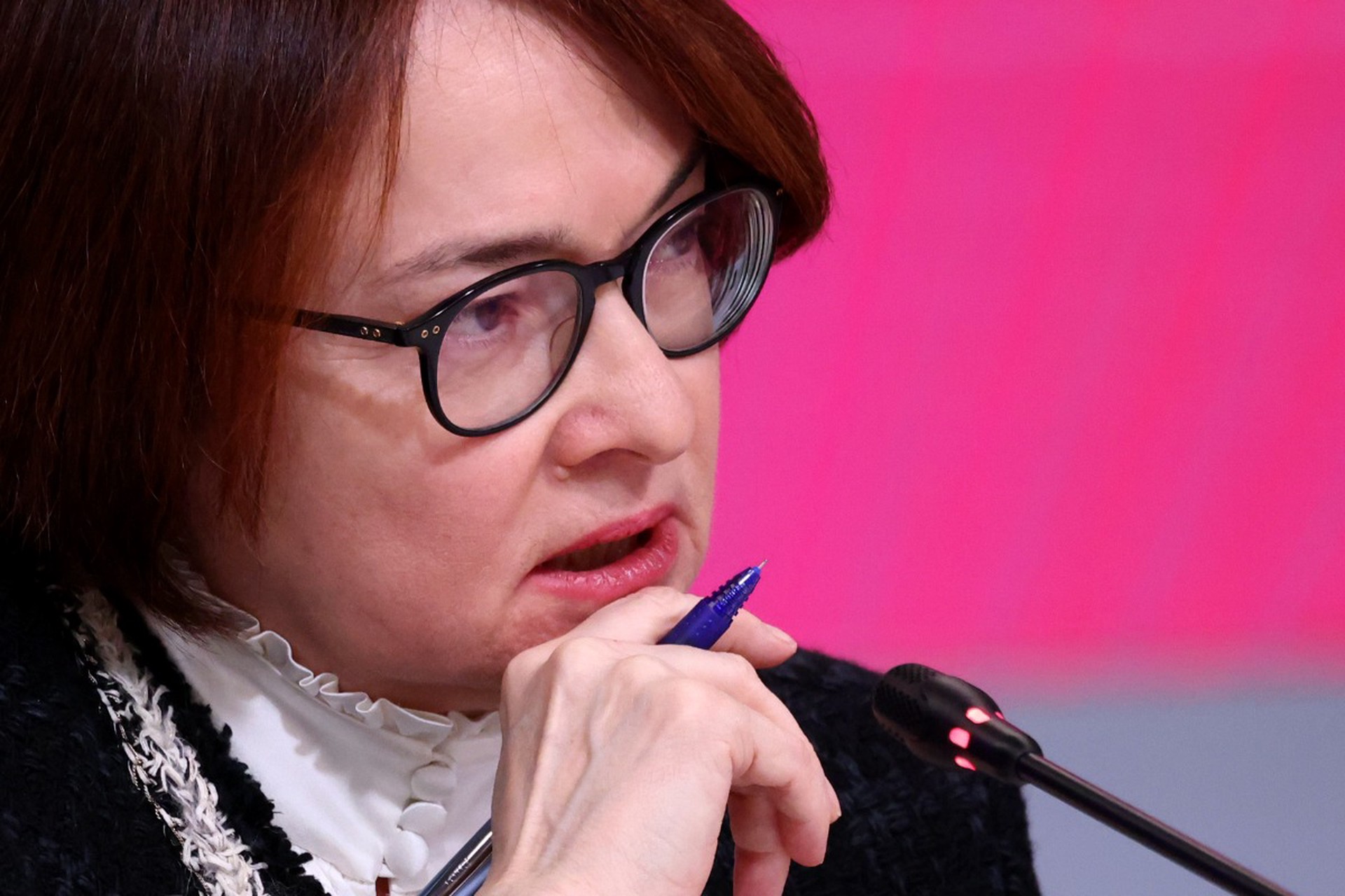 ЦБ готов разработать сценарий снижения ключевой ставки до 3–4%