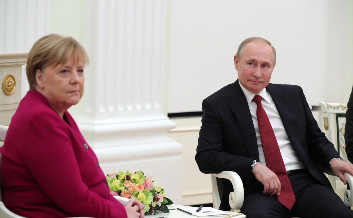 В Кремле прокомментировали взаимоотношения Путина и Меркель