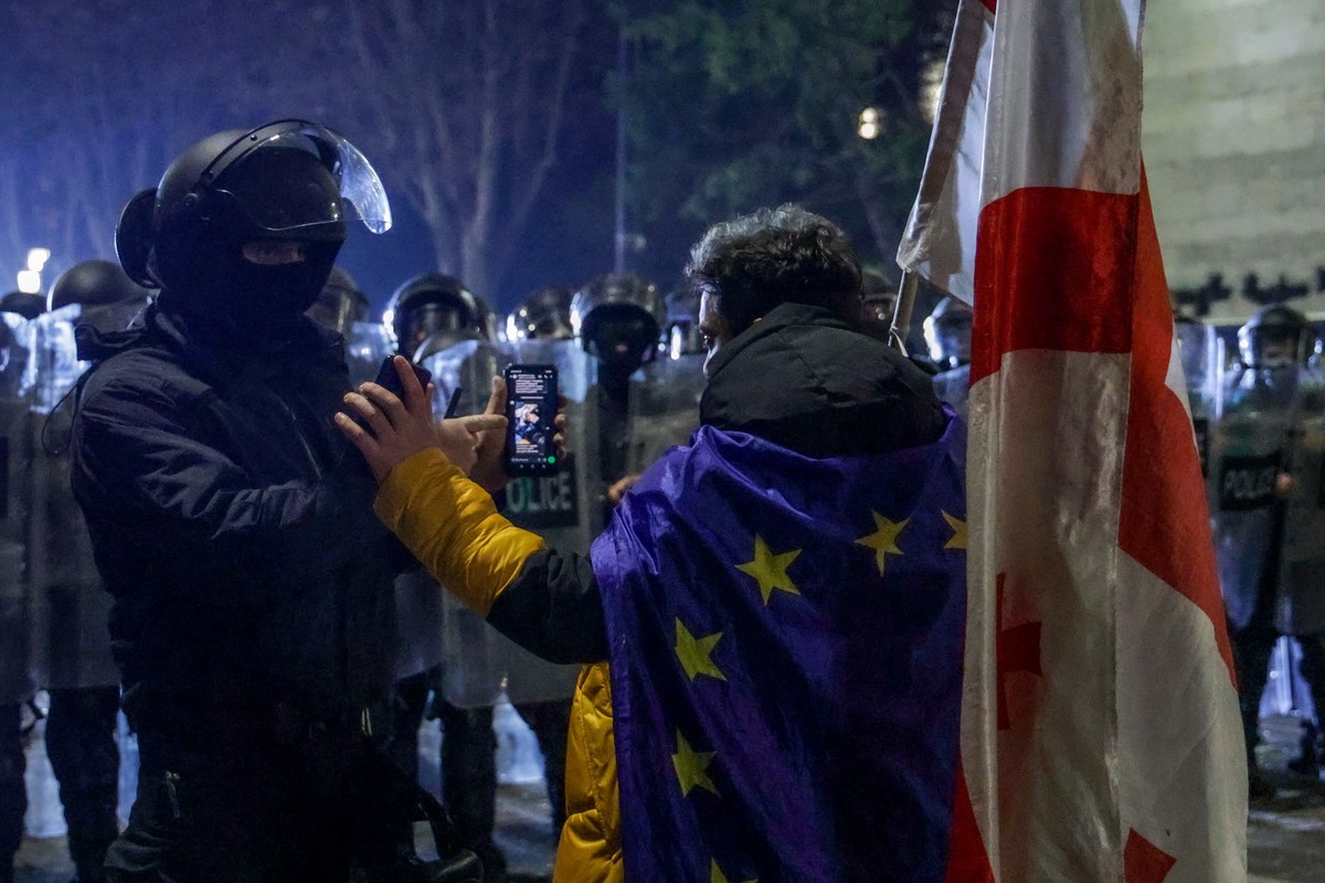 Боуз: Рютте призывает к революции в Грузии