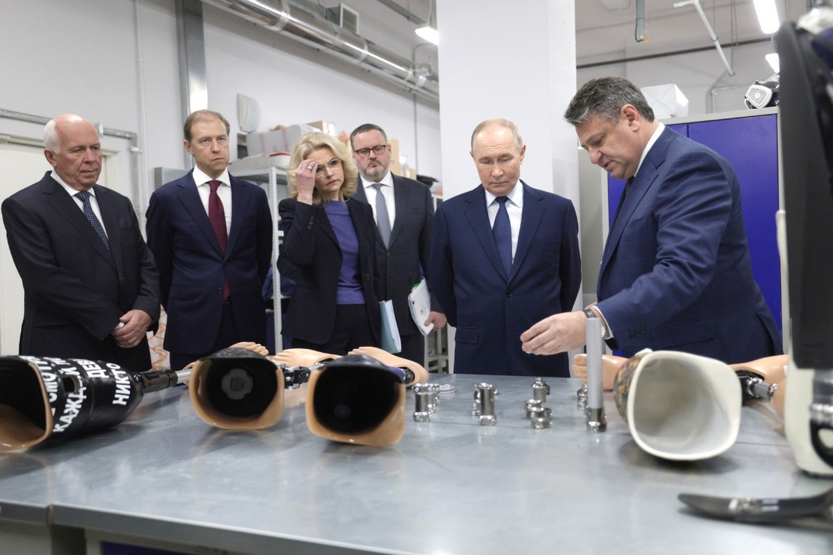 Путин: Участники СВО служат России, делая её мощной и суверенной