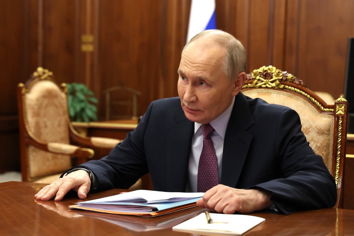 Путин подписал закон о приостановке запрета деятельности террористической организации