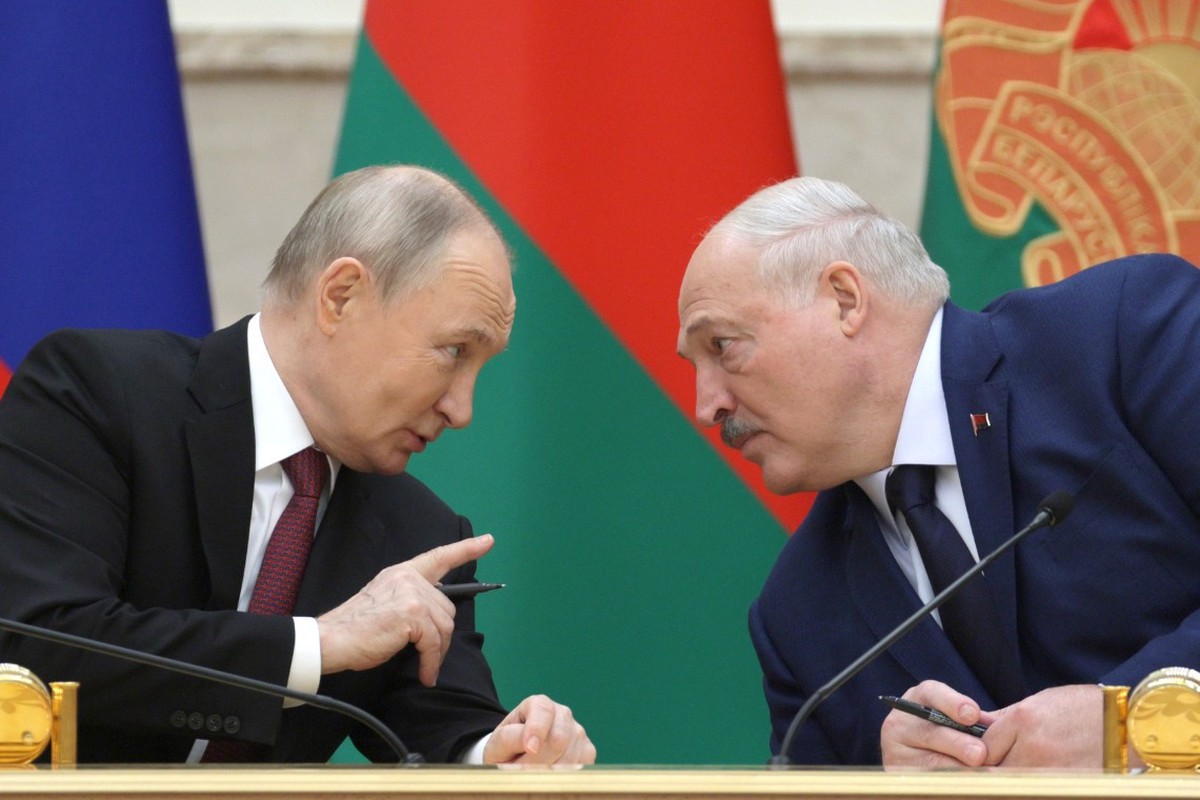 Путин поздравил Лукашенко с переизбранием на пост президента
