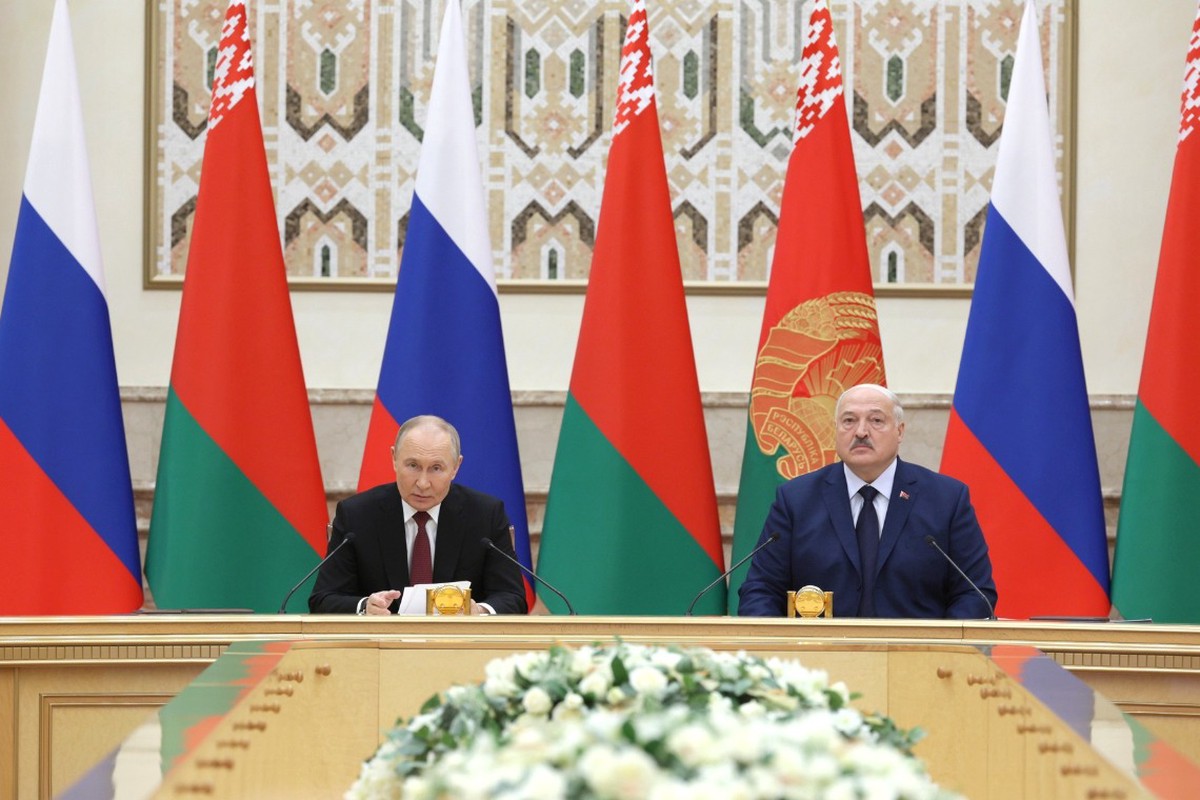Путин пожелал Лукашенко успехов на предстоящих выборах