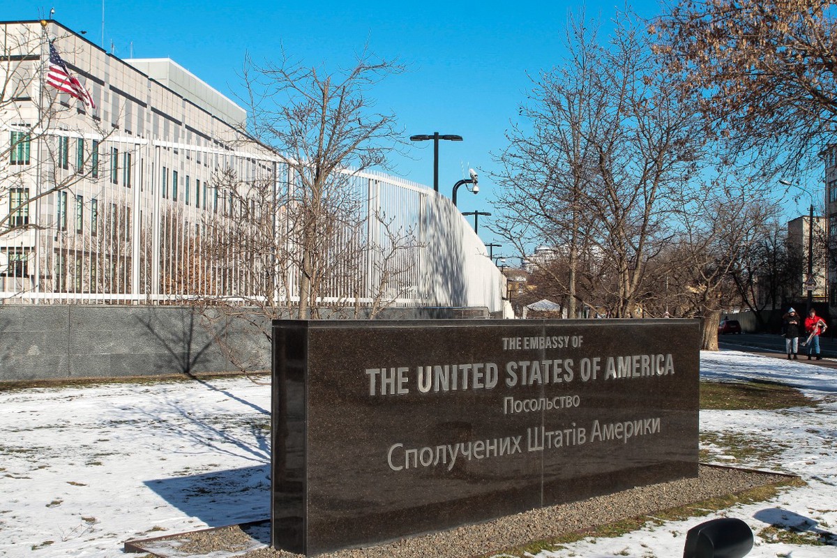 Посольство США на Украине предупредило американцев о возросшей ракетной угрозе