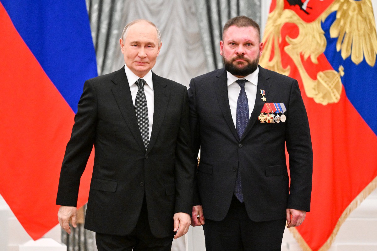 Путин присвоил звание Героя России военкору Поддубному