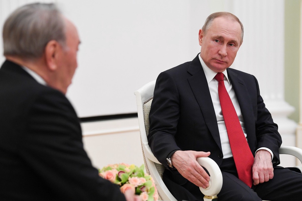 Путин провёл встречу с Назарбаевым в Ново-Огарёве