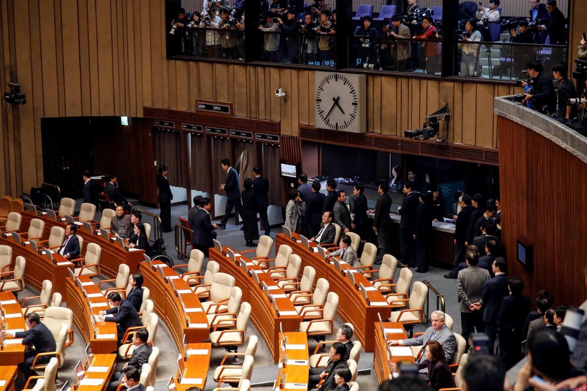 Парламент Южной Кореи поддержал импичмент президента