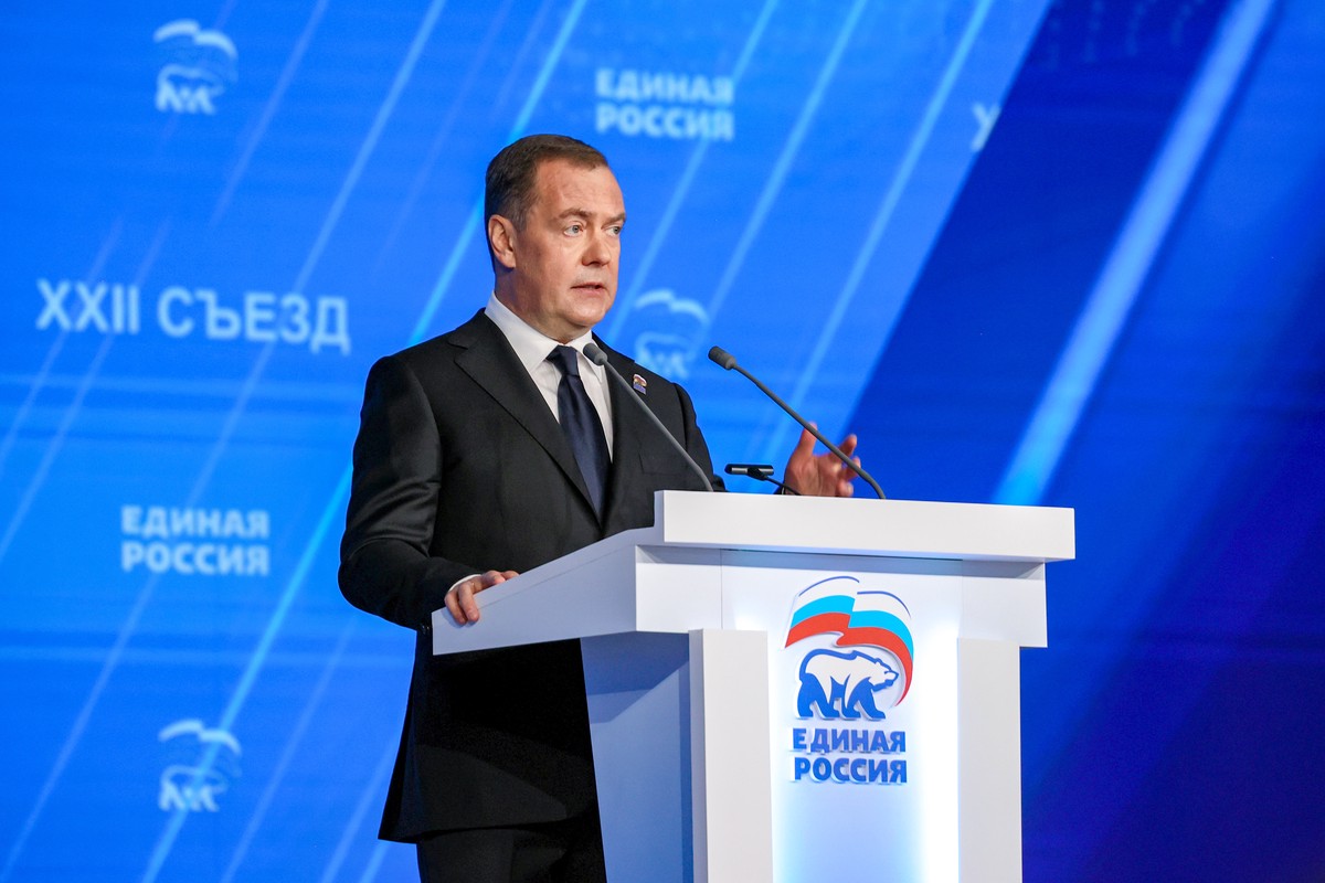 Медведев: 2025 год вряд ли будет очень простым