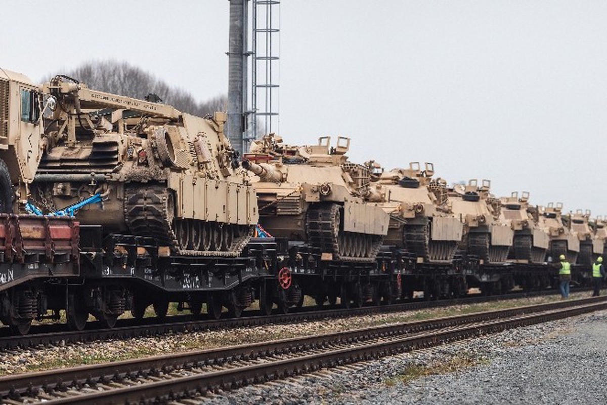 Ветеран ВС США: Скоро в зоне СВО появятся новые танки Abrams и самоходки Bradley