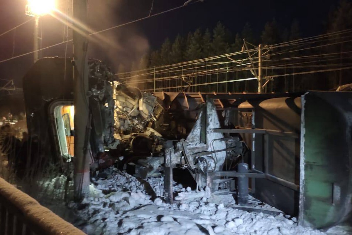 Число пострадавших при столкновении поездов под Мурманском выросло до 31