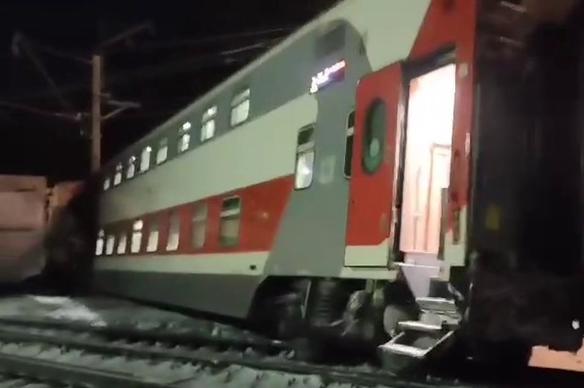 Губернатор Чибис: Два пассажира погибли в результате столкновения поездов под Мурманском