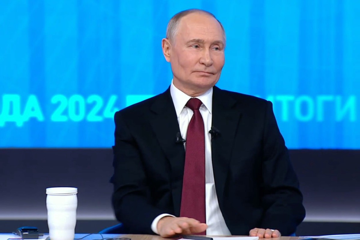 Медведев: Путин во время прямой линии был предельно вежлив и корректен