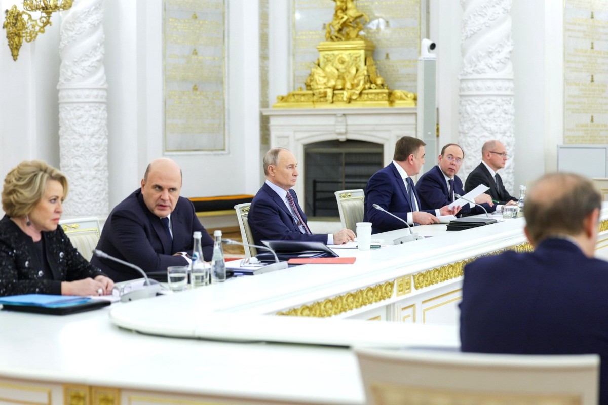 Основные заявления Путина на заседании Госсовета, посвящённом поддержке семей
