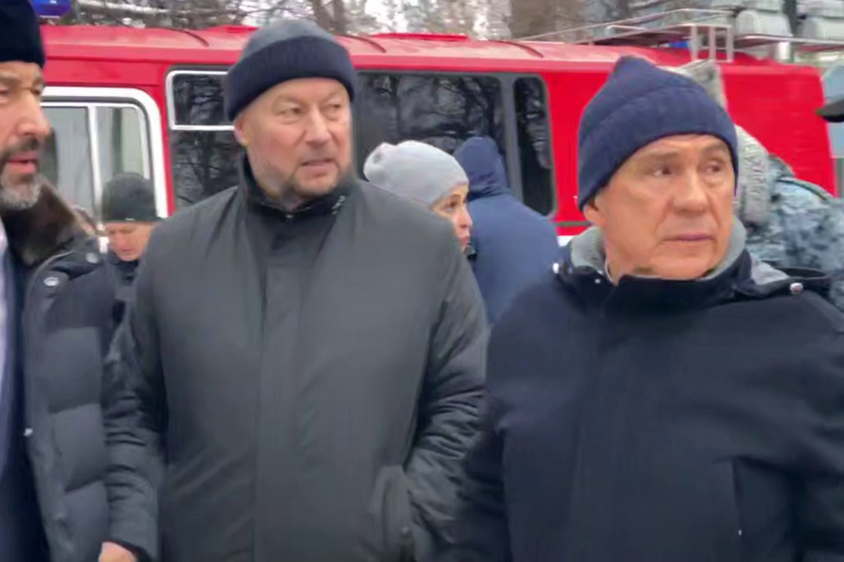 Глава Татарстана приехал к месту пожара в Казани после атаки БПЛА