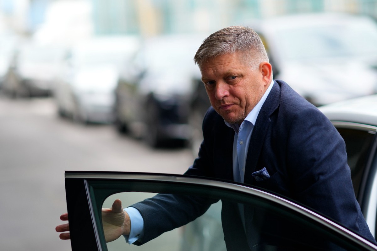 Подтянуть Фицо: к чему ведёт конфликт Братиславы с Киевом