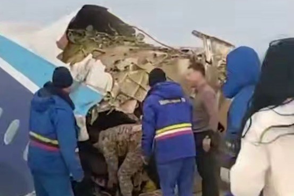 Пилоты разбившегося под Актау самолёта, по предварительным данным, погибли