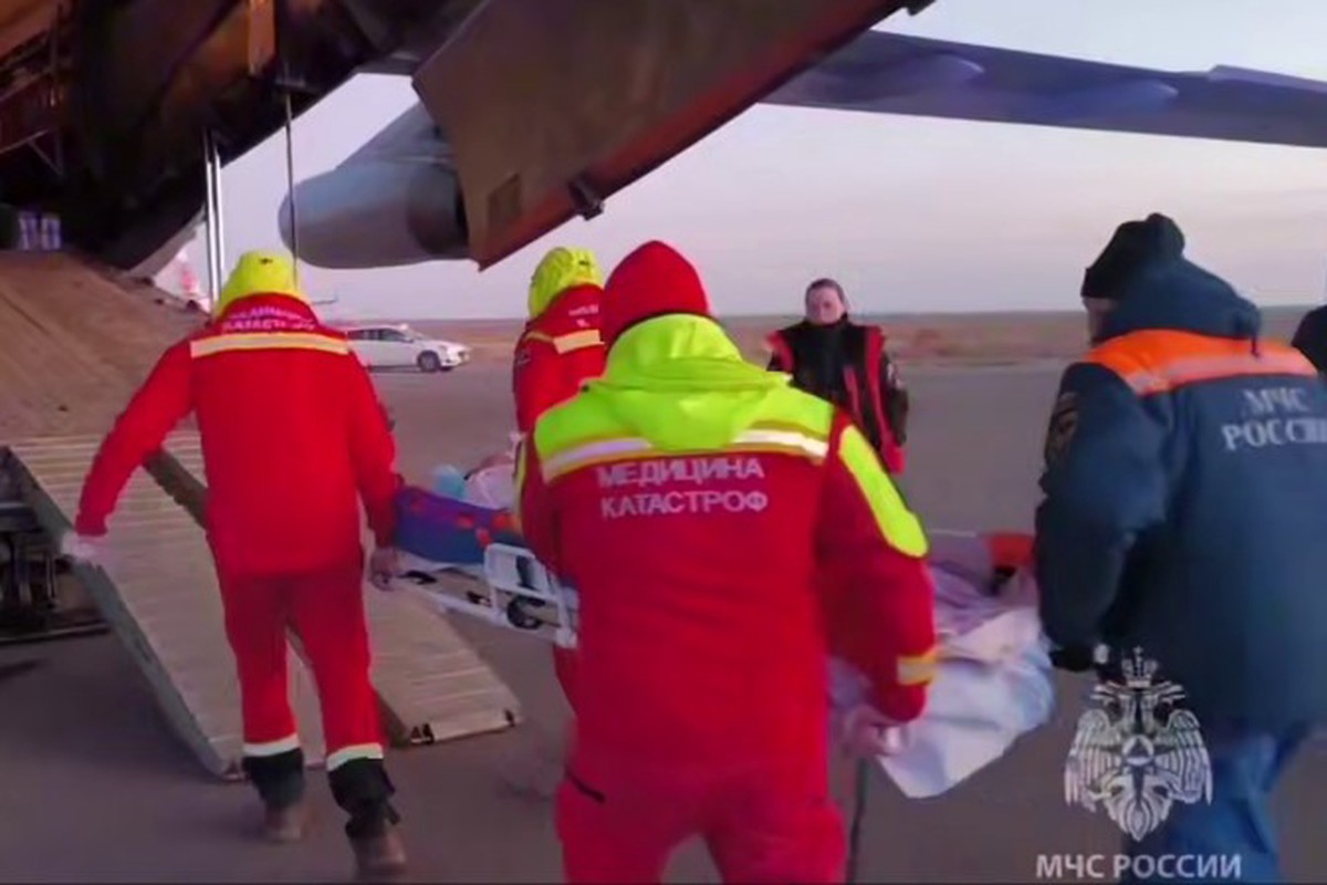 Самолёт МЧС забрал из Актау девять пострадавших в авиакатастрофе россиян