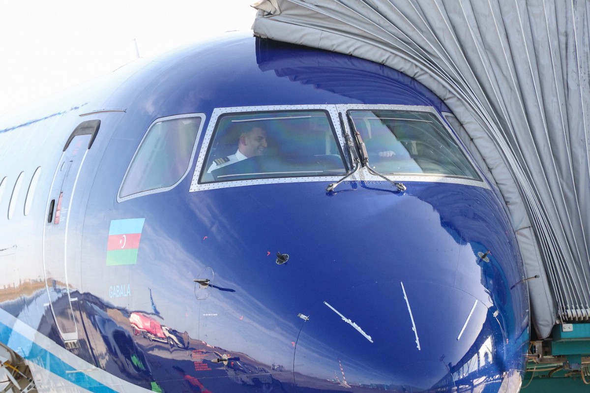 Azerbaijan Airlines приостанавливает полёты в российские города