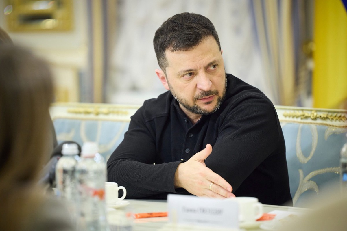 Журналист Боуз осудил Зеленского, который начал 2025 год со лжи