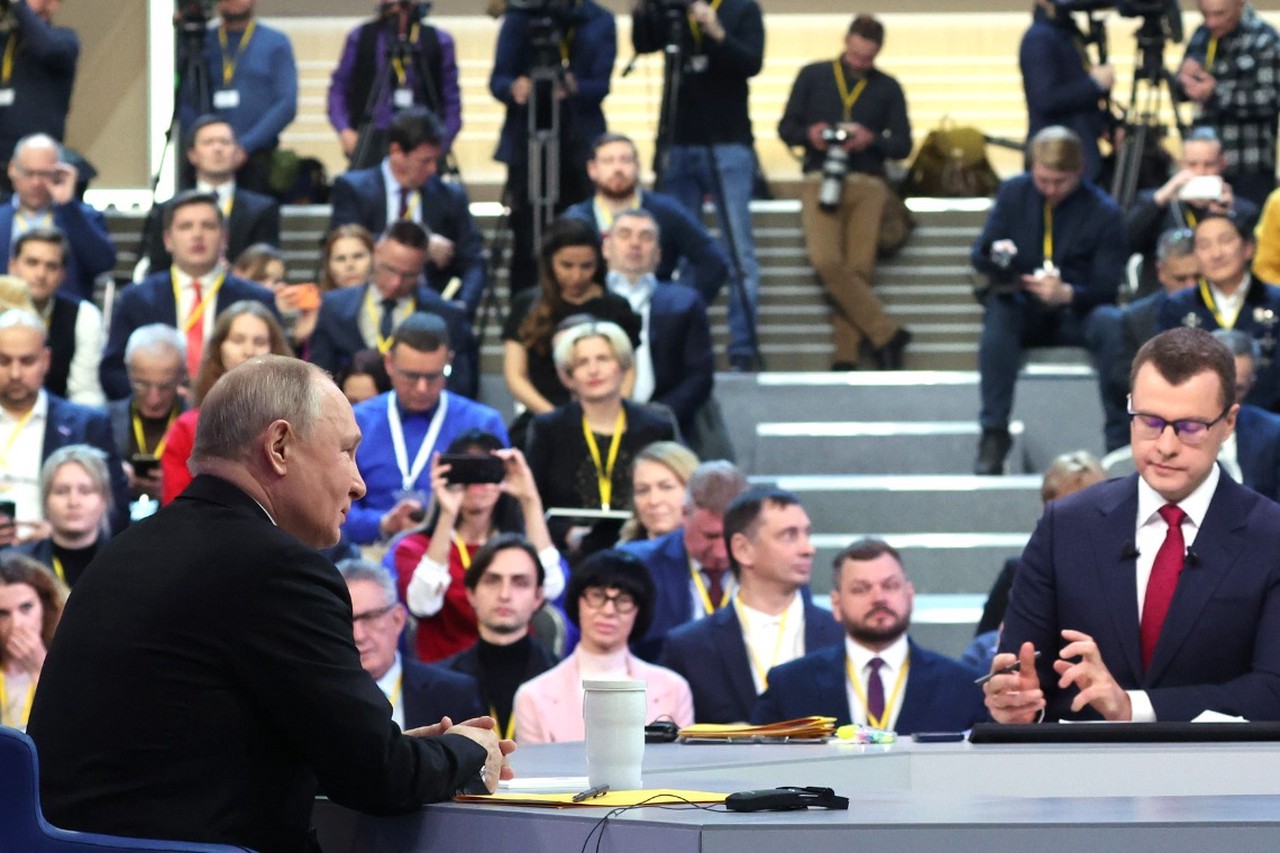«Итоги года с Владимиром Путиным»: какие вопросы звучат в главной программе страны