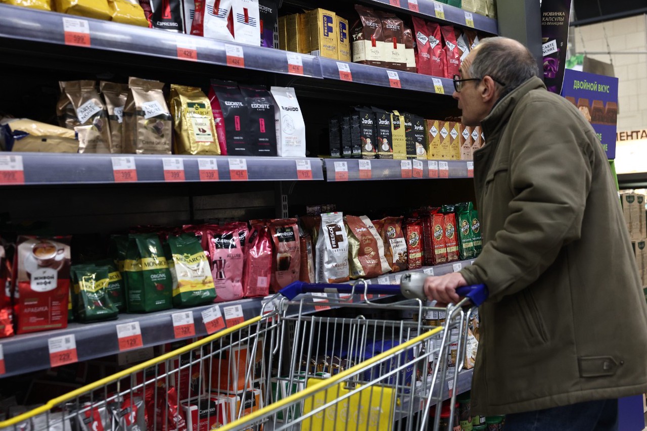 Наличный фронт: почему многие беднеют быстрее статистики и как с этим бороться