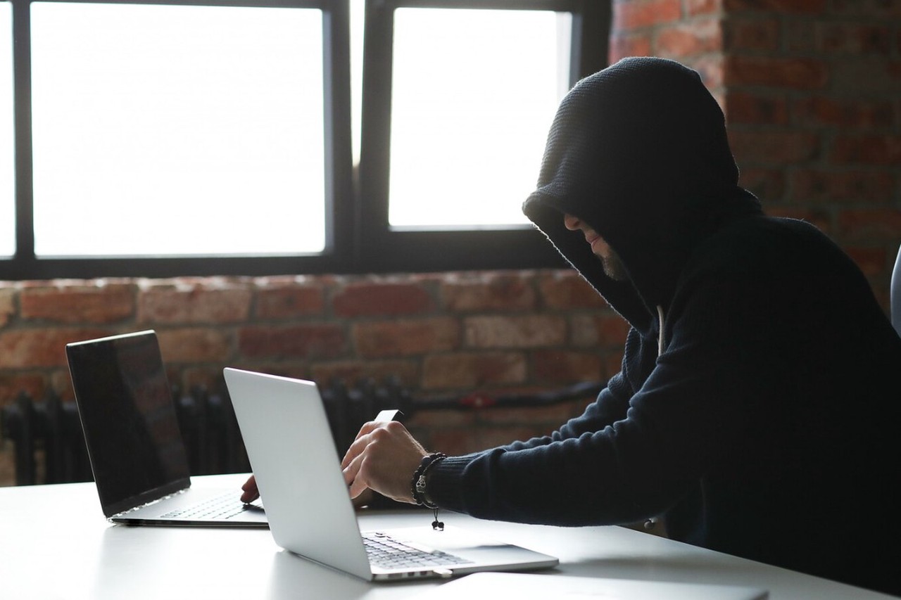 Истерия поиска: что о нас знают интернет-сервисы и как заставить их забыть про себя