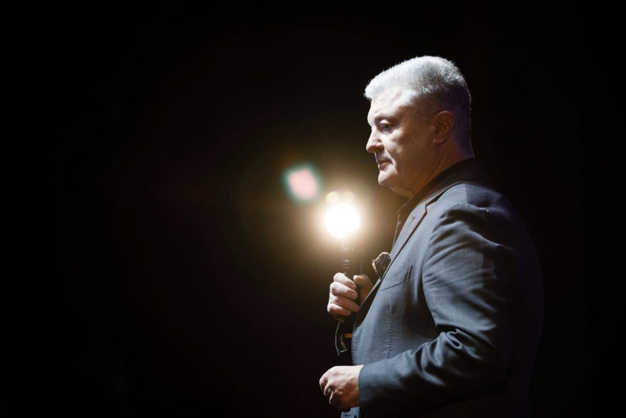 Порошенко заявил, что выборы на Украине могут разрушить страну