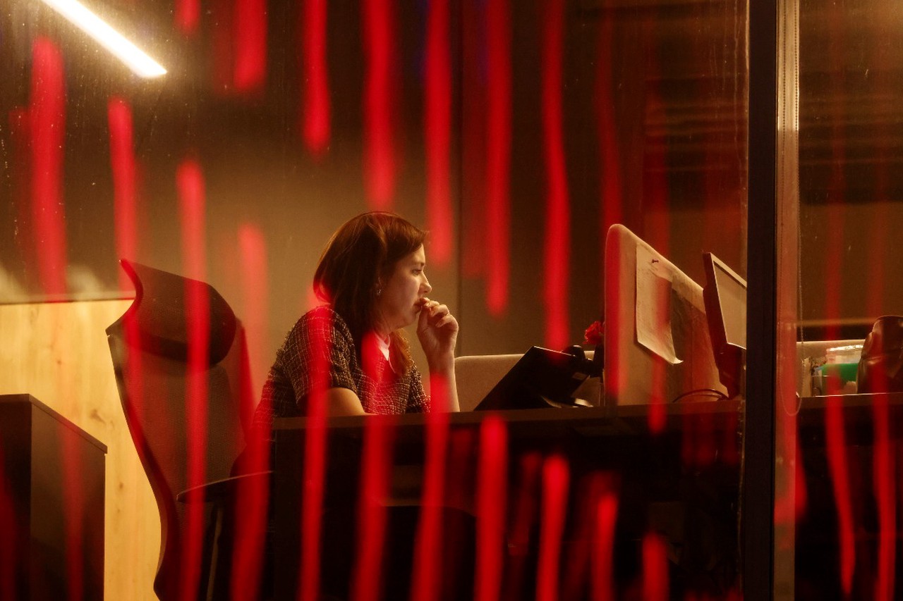 Рост НДС, выгодный больничный, контроль за маркетплейсами: что изменится в законах РФ в 2026 году