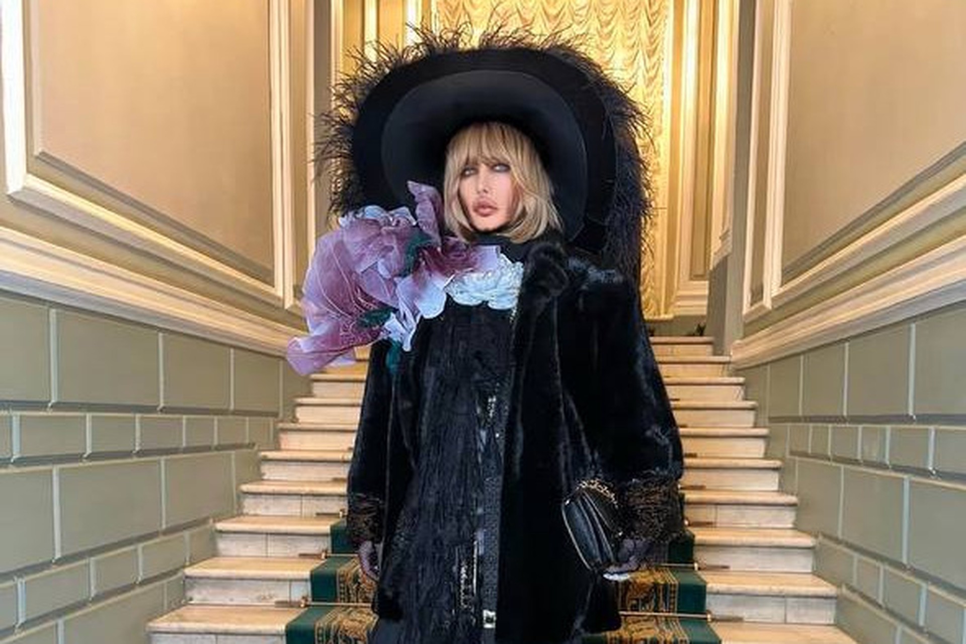 Сергей Зверев призвал доставать с антресолей бабушкины шубы