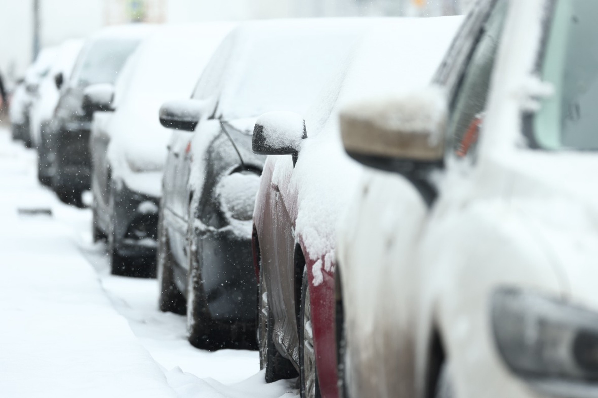 Снег засыпал 20% территории России