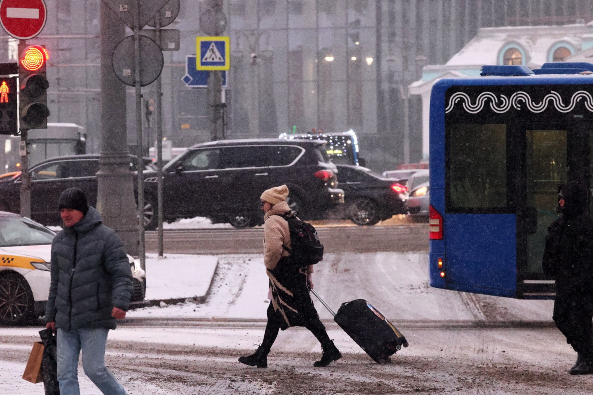 Россиянам рассказали о праве взыскать с коммунальщиков компенсацию за падение на улице